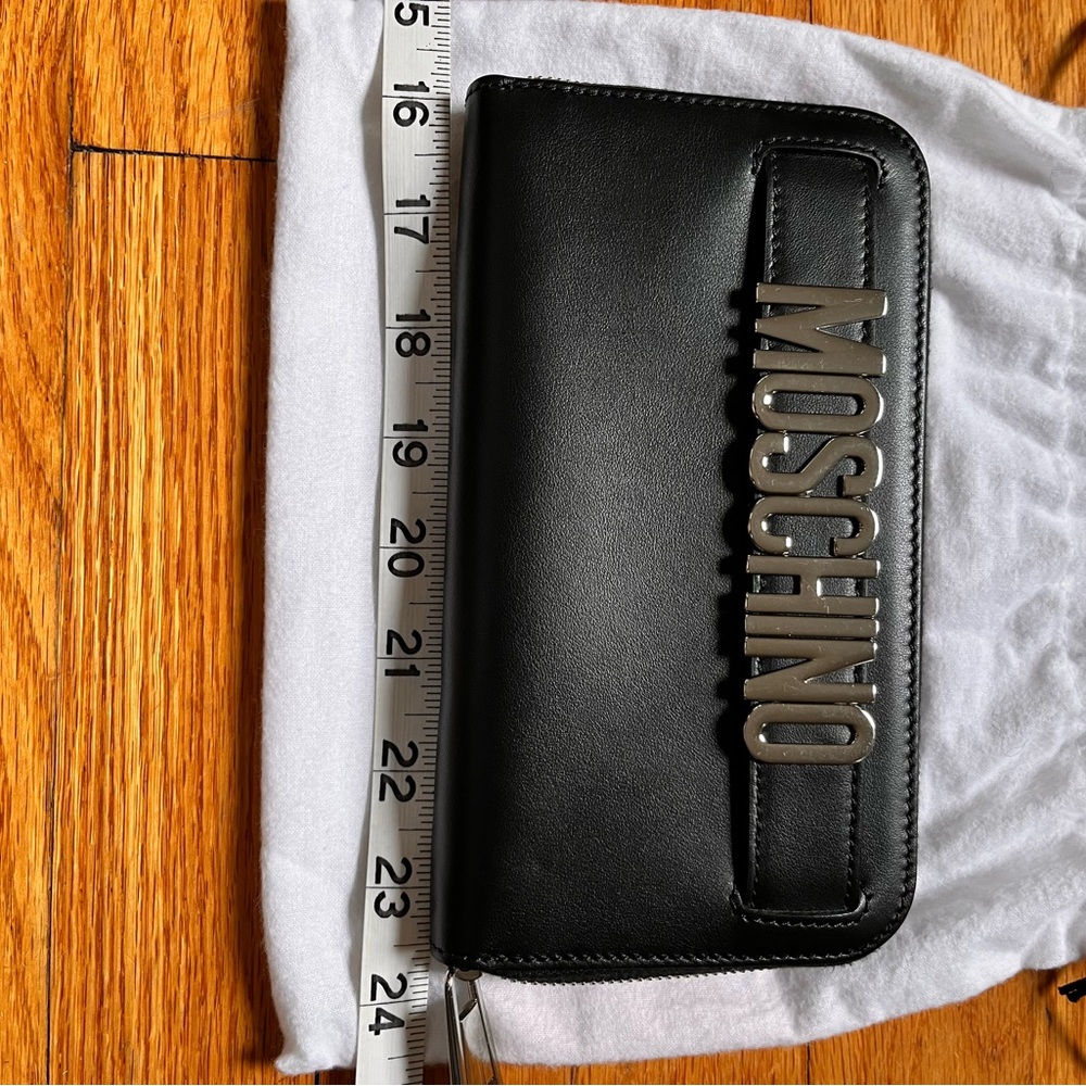 MOSCHINO black calf leather zipped wallet that could double as a clutch - Picture 5 of 11